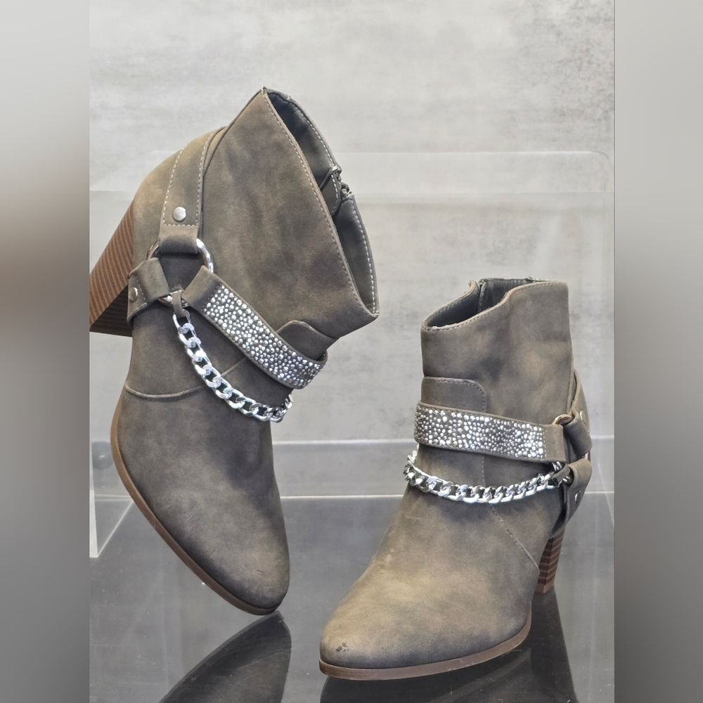JLo ankle heels boots  chain design 9M